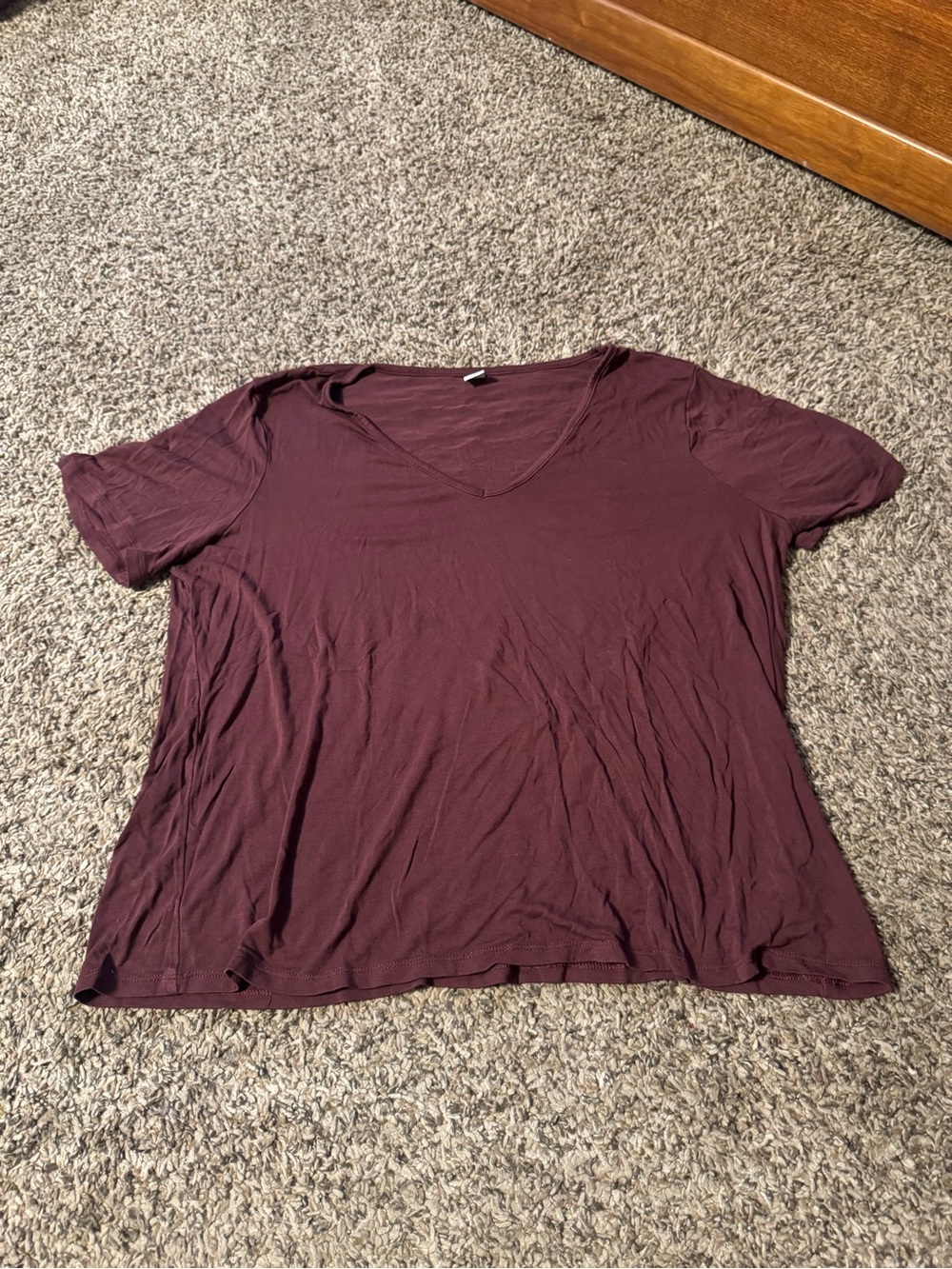 Women's V-Neck Short Sleeve Top - Burgundy